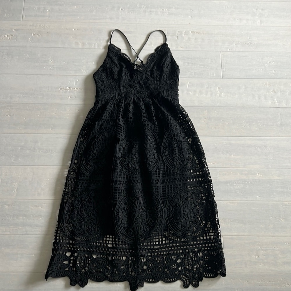 DO+BE Black Laser Cut Lace Spaghetti Strap Midi Dress